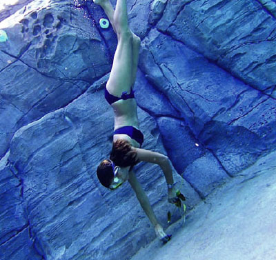 Бассейн глубиной 3 метра, нулевая мутность воды, видимость 25м