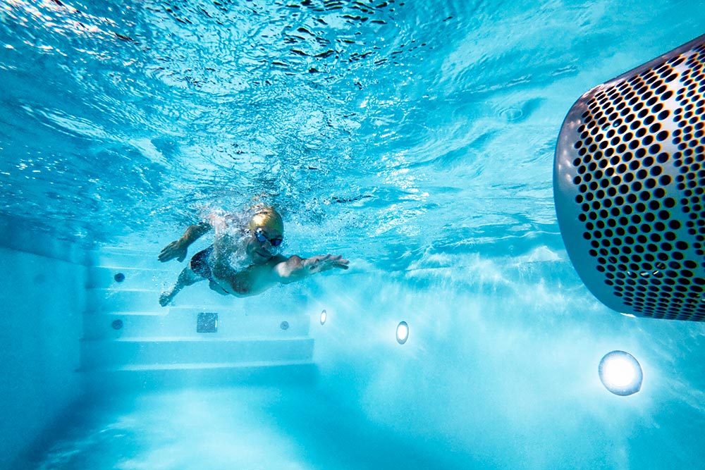 Навесной противоток в бассейне EVAstream