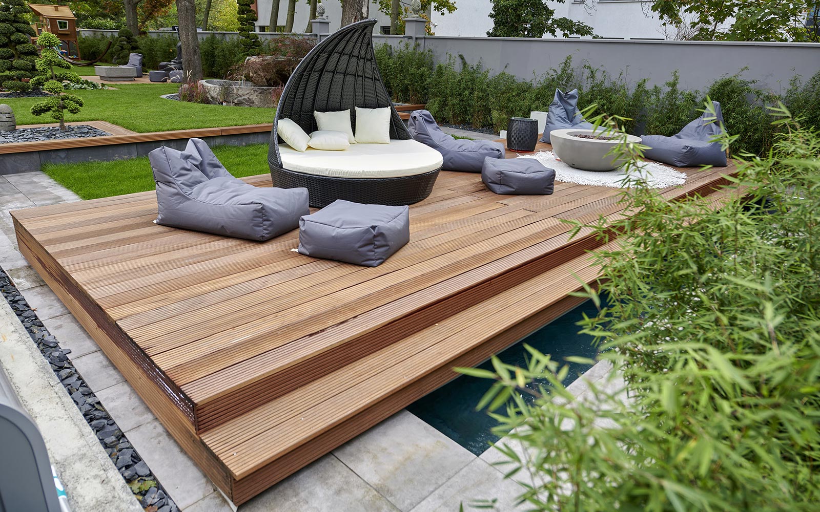 Сдвижная терраса и покрытие для бассейна TROPICA HOLZDECK